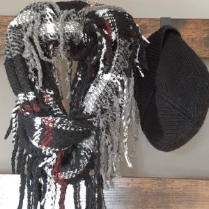 Infinity scarf and black hat NWOT